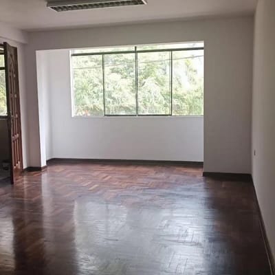 OFICINA EN VENTA LA MOLINA