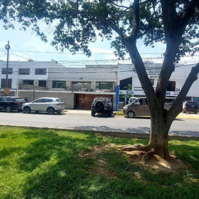 Casa en  Terreno en Av guardia Civil San Isidro