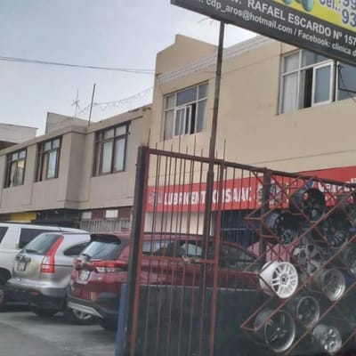 SE VENDE CASA A PRECIO TERRENO  PISOS  REMODELAR m DE TERRENO  PARAMETRO  PISOS