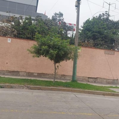 Vendo casa esquina  como terreno avenida Primavera m