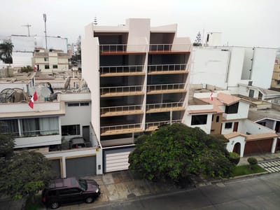 PROYECTO EDIFICIO RESIDENCIAL \"CIUDAD REAL\" 103 m2/3 DORMITORIOS SURCO