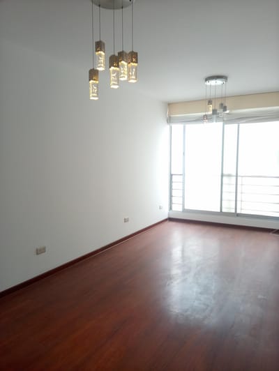 LINDO DEPA DE 3 DORM. PISO 5. COCHERA. ASCENSOR