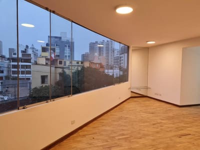 DEPARTAMENTO REMODELADO  3 DORMITORIOS + ESTACIONAMIENTO - MIRAFLORES