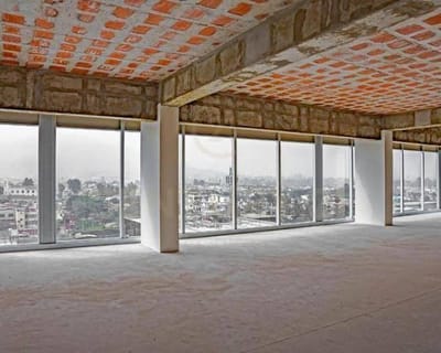¡GRAN OPORTUNIDAD! VENTA DE OFICINA EN CASCO EN LA MEJOR ZONA DE LA MOLINA