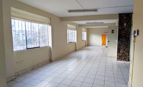 OPORTUNIDAD!! OFICINA COMERCIAL / VENTA_ALQ / SAN ISIDRO_JAVIER PRADO ESTE