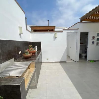 Se Vende Duplex con Terraza en Chacarilla