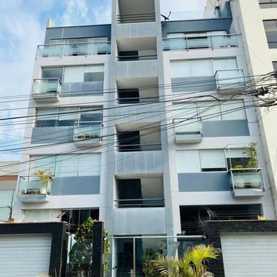Departamento de 2 dormitorios cerca al ovalo Gutierrez