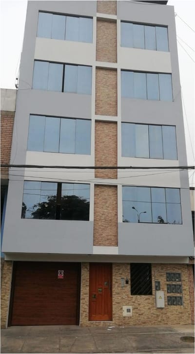 DEPARTAMENTO EN URB. PALMERAS FRENTE A PARQUE