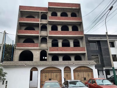 EDIFICIO CON VISTA A LA PANAMERICANA SUR!!
