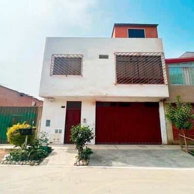 CASA CON 2 DEPARTAMENTOS Y 5 COCHERAS CON TALLER EN DESCUENTO!!