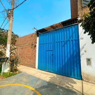 TALLER CON LICENCIA PARA TRABAJOS INDUSTRIALES DE 200m² EN OFERTA!!
