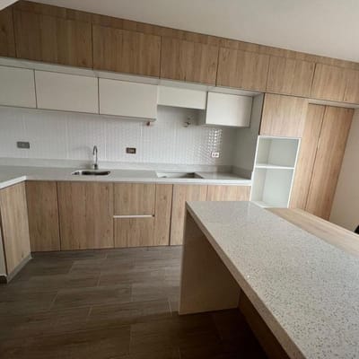 VENTA DE DEPARTAMENTO DE 1 DORMITORIO MAS ESTUDIO EN SURQUILLO