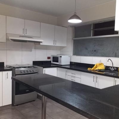 ALQUILO DUPLEX CON JACUZZI CERCA A LA UPC
