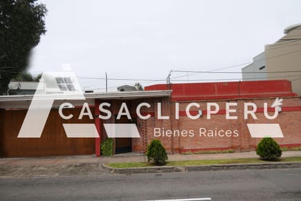 Vendo Casa en la zona mas exclusiva y segura de la Molina ideal para inversores