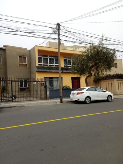 Remato casa en Miraflores