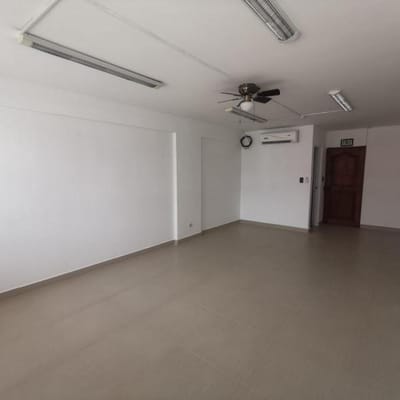 Alquiler de Oficina en Santiago De Surco CC EL POLO
