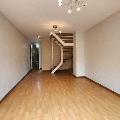 VENTA LINDO TRIPLEX CON TERRAZA A  CUADRAS PARQUE KENEDY MIRAFLORES