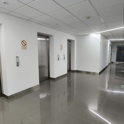 VENTA OFICINA MODERNA IMPLEMENTADA EDIFICIO EMPRESARIAL