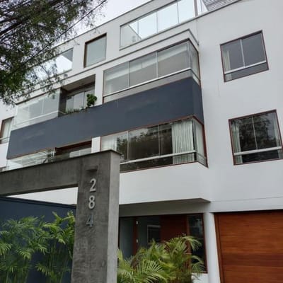 SE VENDE AMPLIO TRIPLEX EN LA CL REYNALDO VIVANCO SURCO