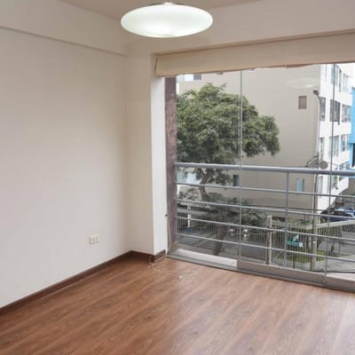 DEPA MIRAFLORES X $189 MIL DOS DORMITORIOS CON BALCON A 2 CDRAS OVALO GUTIERREZ