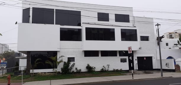 Alquilo Excelente local comercial BAJO DE PRECIO!!