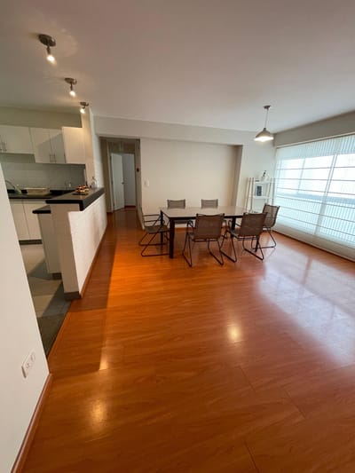 Alquiler excelente departamento amoblado