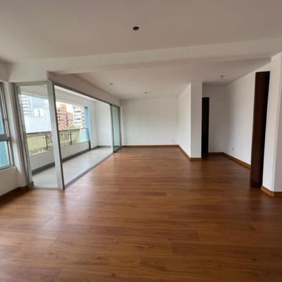 Moderno y Amplio Flat de Estreno Cerca a Los Colegio San Silvestre en Miraflores