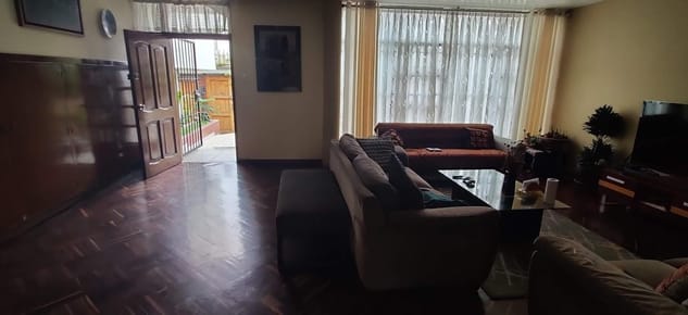 Miraflores, lindo dpto primer piso estilo casa 4 dormitorios, espacioso