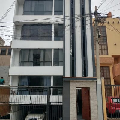 REMODELADO CASI NUEVO  DORMITORIOS Y  BAOS