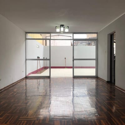LOCAL COMERCIAL EN LA AV LA MAR