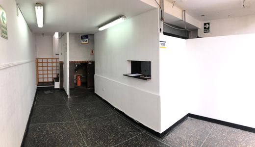 ALQUILO LOCAL COMERCIAL CON MEZANINE CON VISTA A LA CALLE