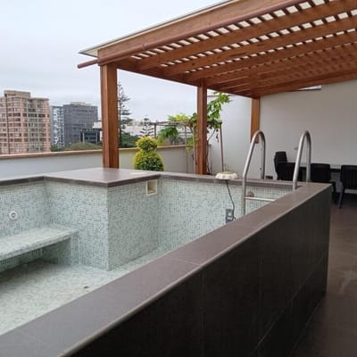 REMATO DEPARTAMENTO DUPLEX CON PISCINA EMBAJADA DE BRASIL MIRAFLORES