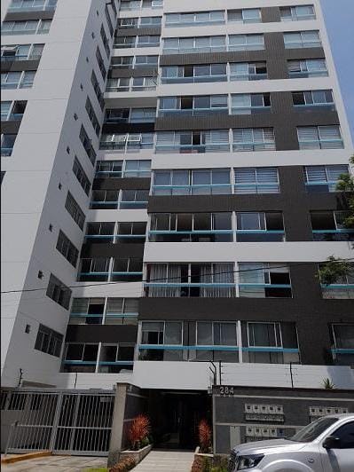 VENDO DEPARTAMENTO DE ESTRENO EN  DE MAYO  SAN ISIDRO