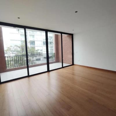 Se alquila en 3er piso duplex de estreno en la mejor zona de San Isidro