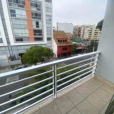 ALQUILO LINDO DEPARTAMENTO CALLE MADRID CON BALCON LINDA VISTA AL OVALO
