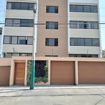 DEPARTAMENTO DE  MT  EN LA CASTELLLANA   COCHERAS  A