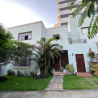 Hermosa Casa En Venta Magdalena limite Con San Isidro