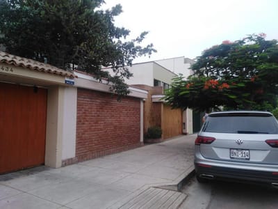 CASA AMPLIA EN LINDA ZONA DE CORPAC