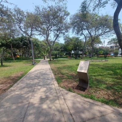 VENDO CASA EN QUINTA POR REMODELAR LINCE