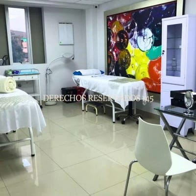 AT m  Local Comercial Remodelado con licencias en venta