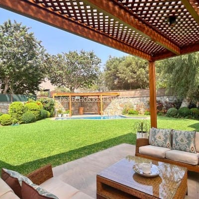 Casa en exclusivo condominio en era etapa de La Planicie