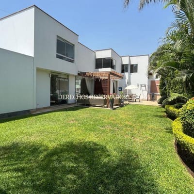 Linda casa en condominio de  casas en el Sol De La Molina