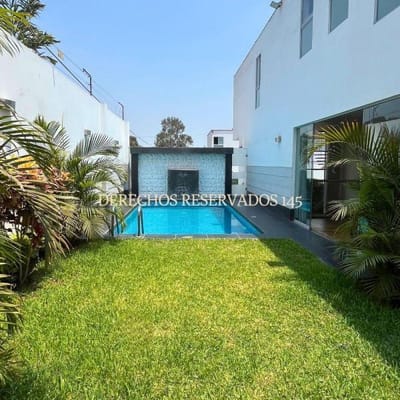 Linda Casa en Condominio  Sol de La Molina Segunda Etapa