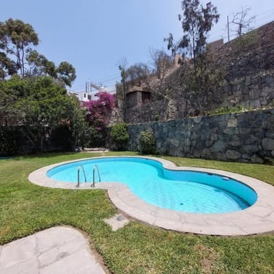 Excelente casa con gran jardín mas cerra - La Molina Vieja