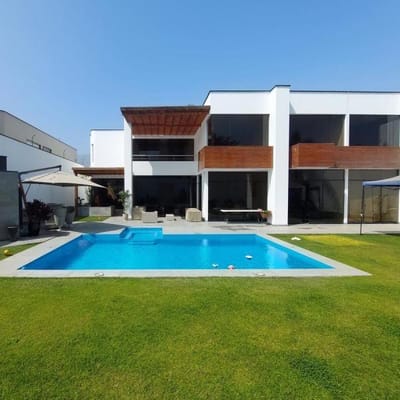 La Molina, Imponente casa independiente en Rinconada del Lago