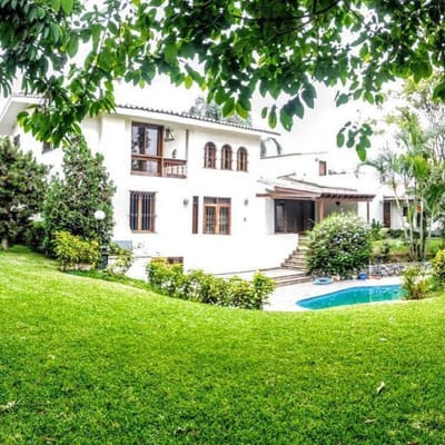 LA MOLINA VIEJA – CASA INDEPENDIENTE EN ZONA CERRADA.