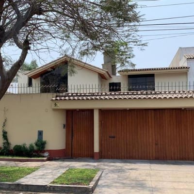 Venta de linda  casa en la Molina