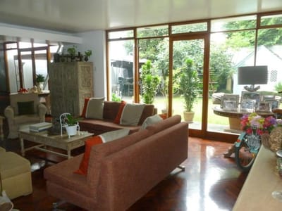 LINDA Y ACOGEDORA CASITA, JARDIN, TERRAZA, CALLE TRANQUILA Y CERCA A TODO