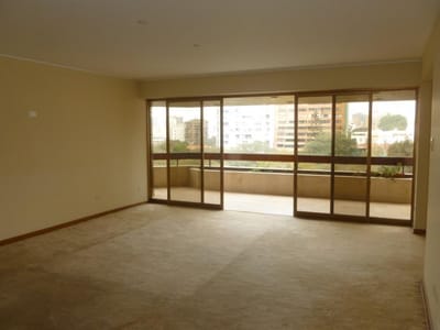 OPORTUNIDAD EXTRAORDINARIO DPTO. TIPO CASA, FRENTE A PARQUE, TERRAZA, CHIMENEA. EXCELENTE UBICACION