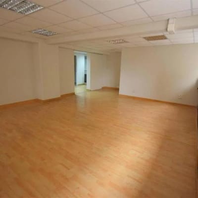Alquilo oficina de 316m² a $12*m² centro financiero de San Isidro